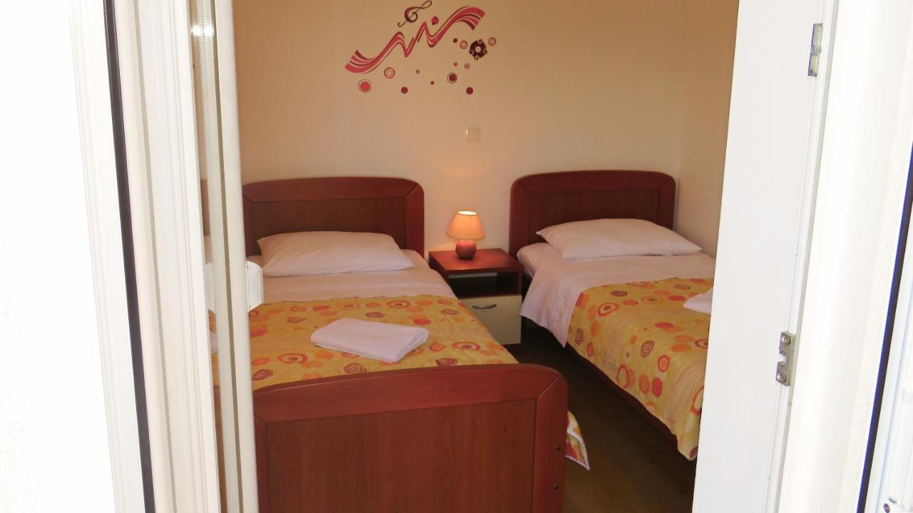Apartments Villa Ante Grebastica Ngoại thất bức ảnh