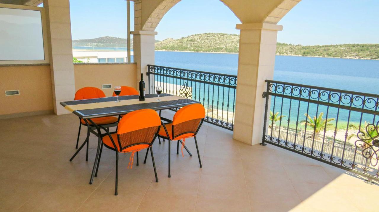 Apartments Villa Ante Grebastica Ngoại thất bức ảnh