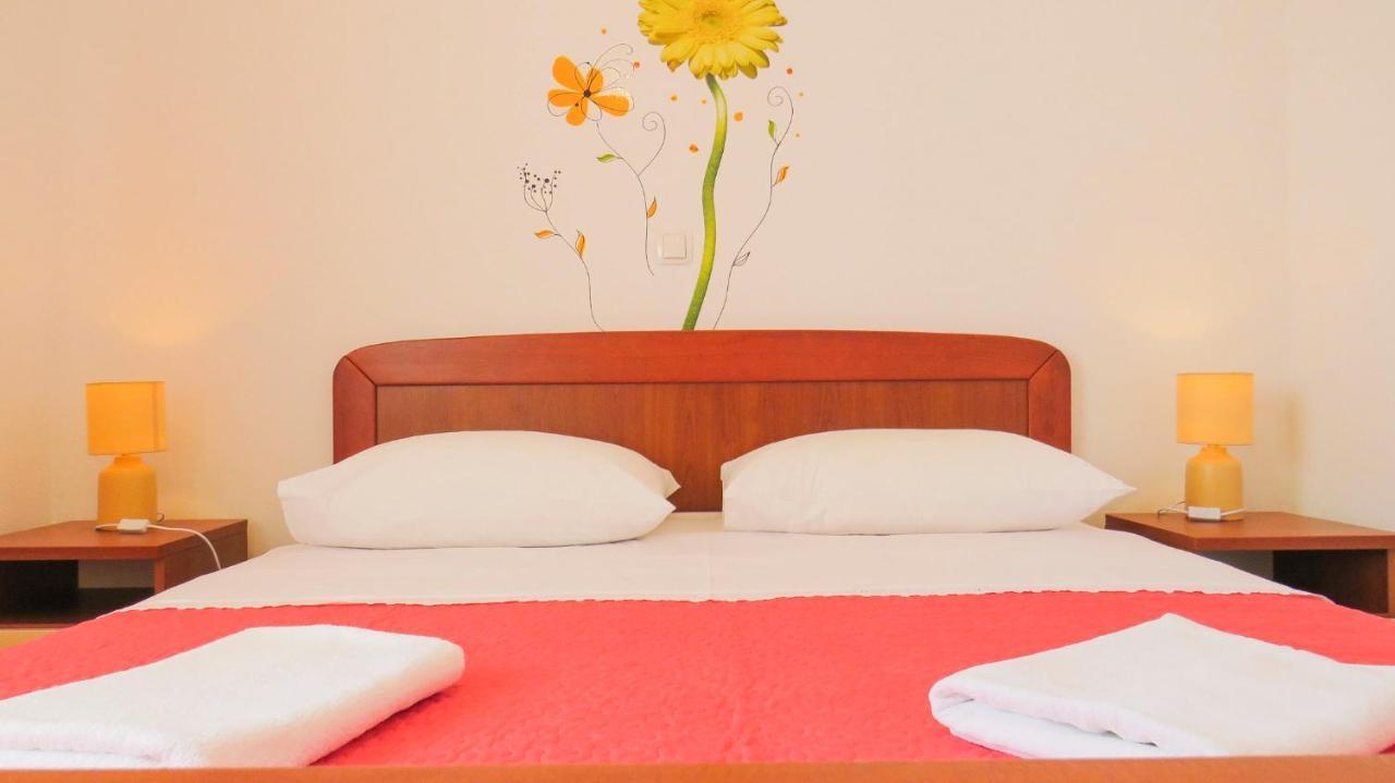 Apartments Villa Ante Grebastica Ngoại thất bức ảnh
